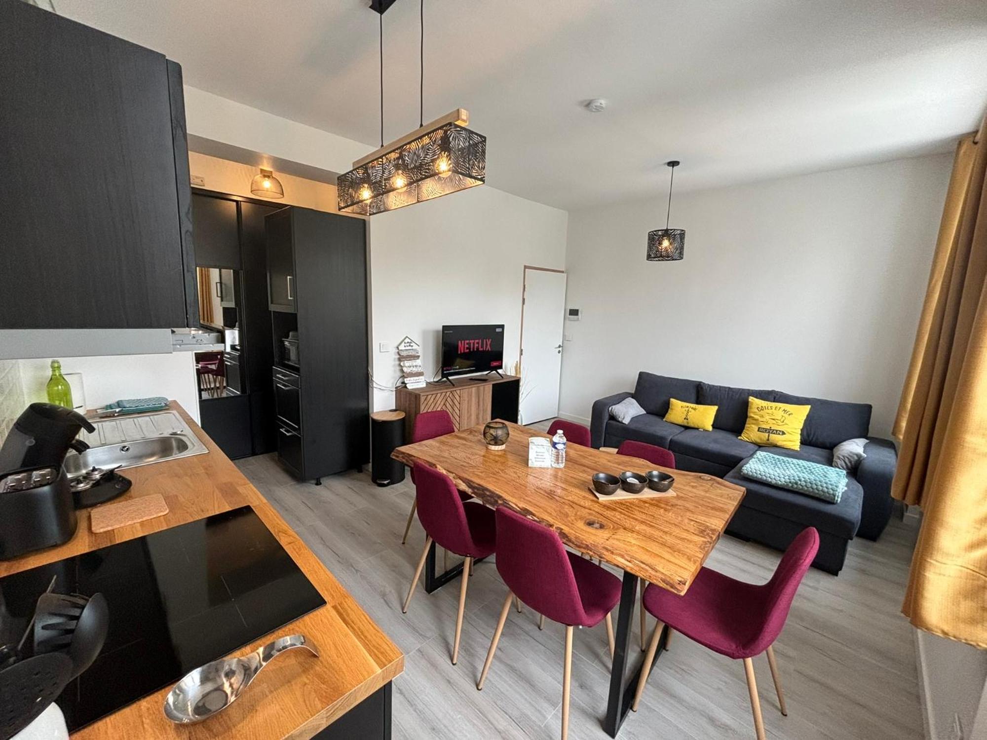 Au Coeur Du Marche, Appartement Confort, Centre-Ville Royan Zewnętrze zdjęcie